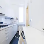 Vivo - Aquarium 3' | 1br | Wifi | Center *